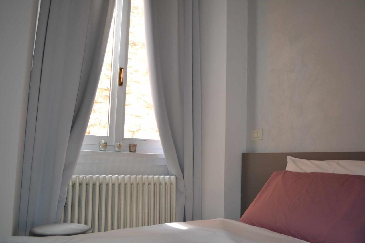 Lantica Torre Lägenhet Riva del Garda Exteriör bild